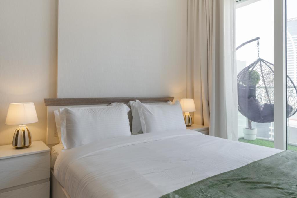 شقة Brand New 1Br- Business Bay - Burj Khalifa View دبي المظهر الخارجي الصورة